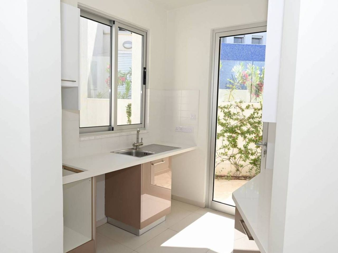 Вилла в Пафосе, Кипр, 352 м² - фото 10