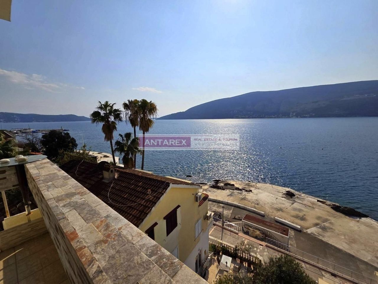 Апартаменты в Херцег-Нови, Черногория, 60 м² - фото 1