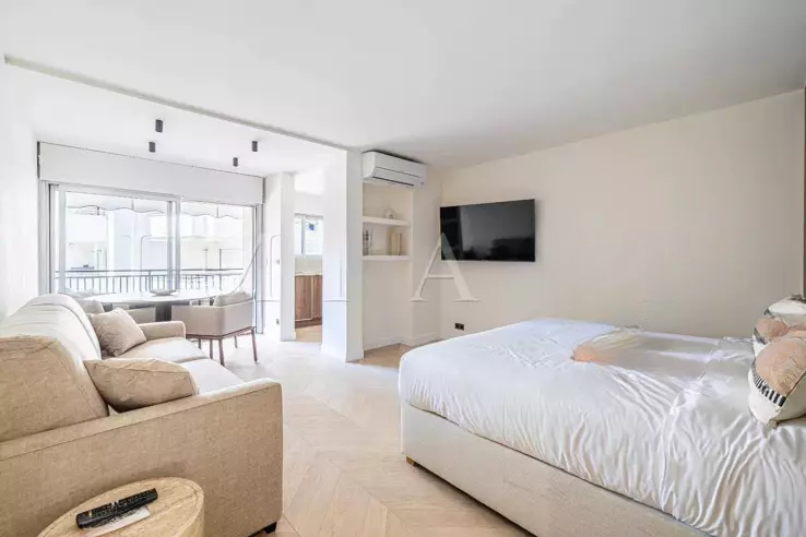 Квартира в Каннах, Франция, 30 м² - фото 2