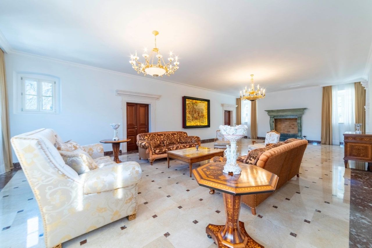 Вилла в Доброте, Черногория, 1 100 м² - фото 12