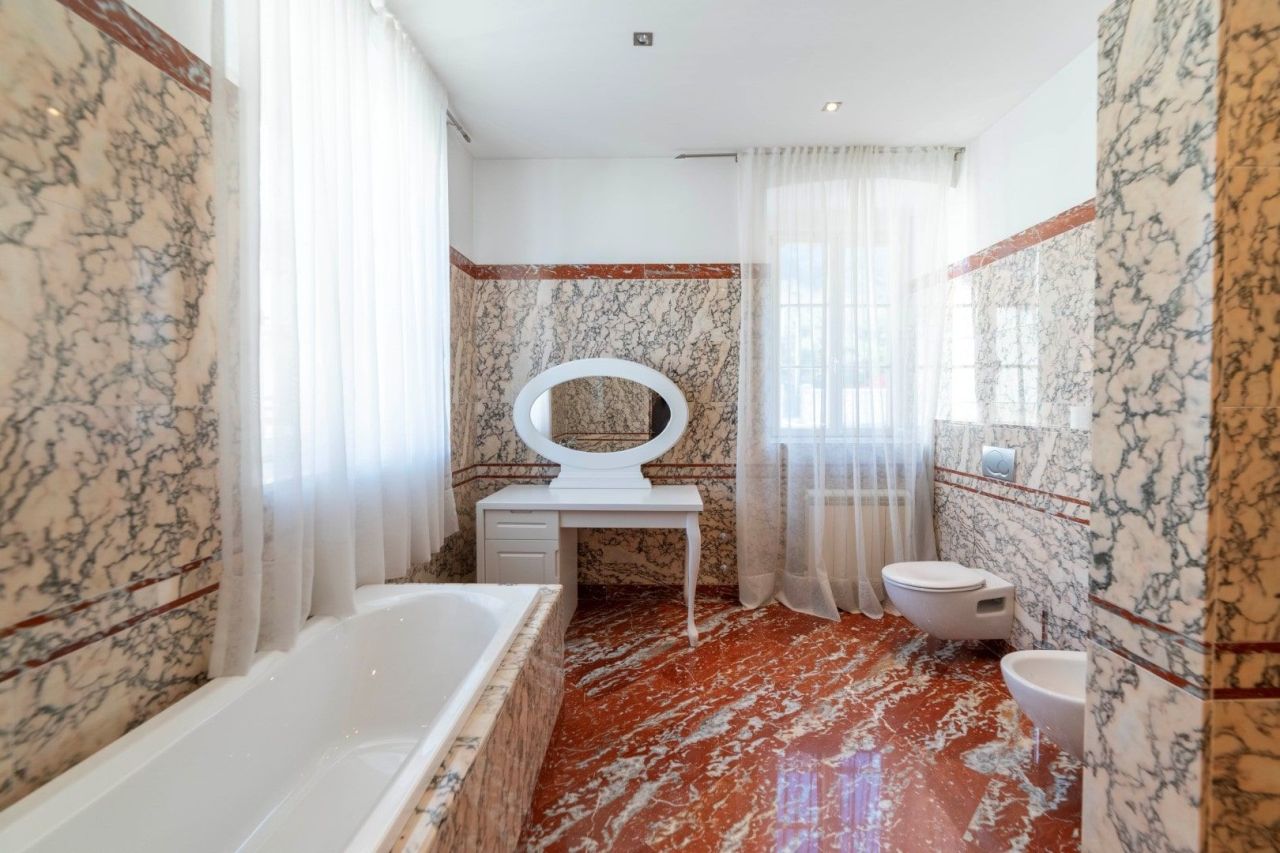 Вилла в Доброте, Черногория, 1 100 м² - фото 14