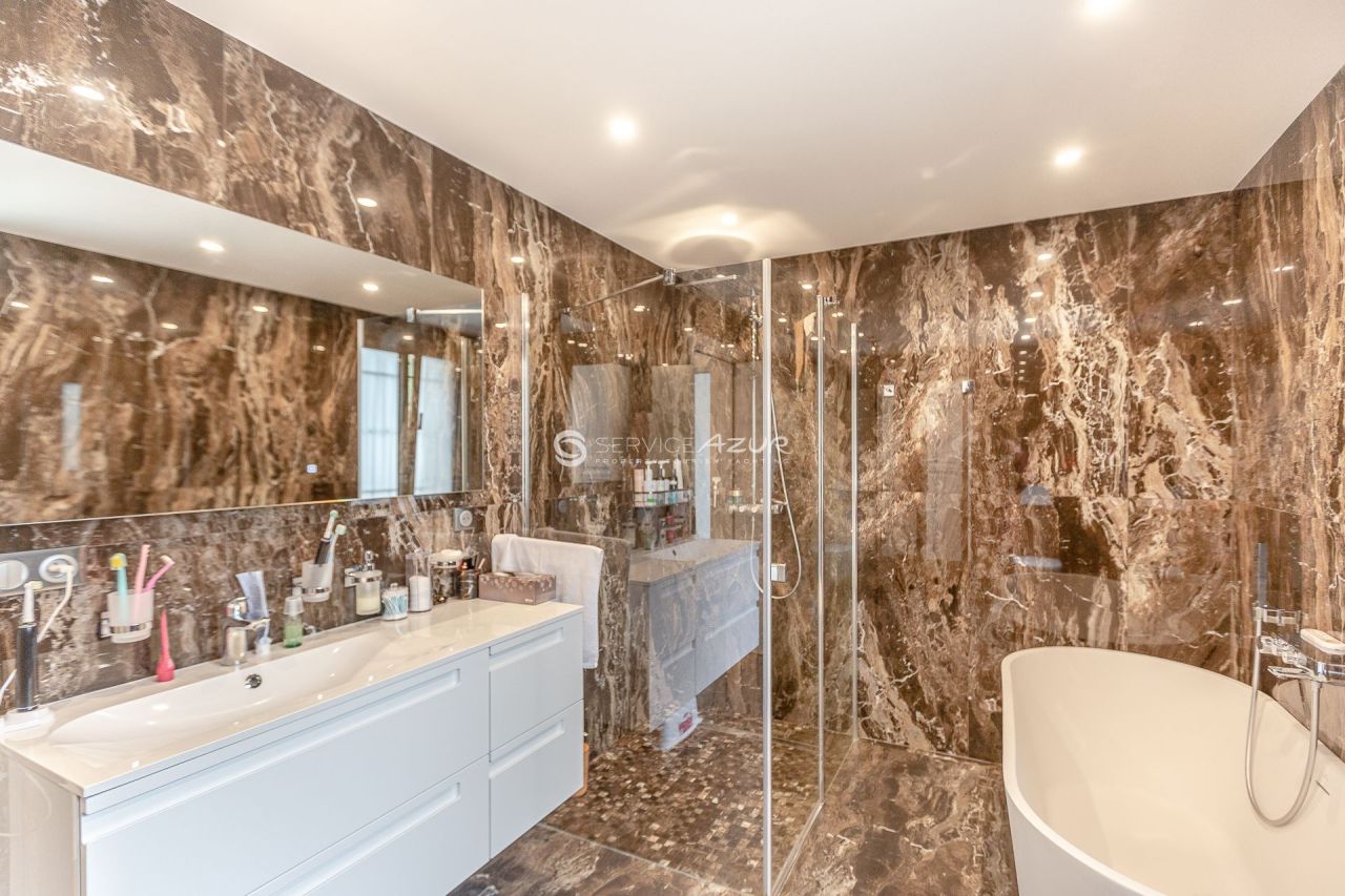 Вилла в Кань-Сюр-Мере, Франция, 250 м² - фото 18