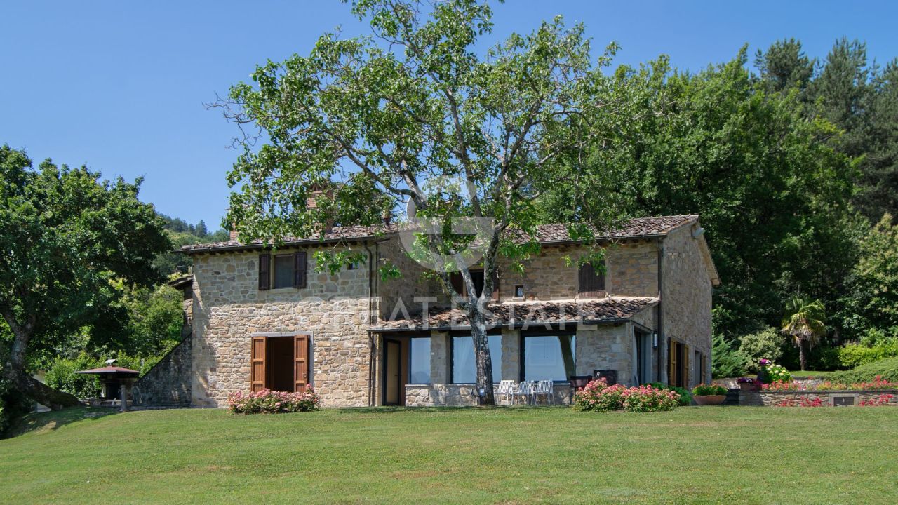 Дом Castel Focognano, Италия, 360 м² - фото 6