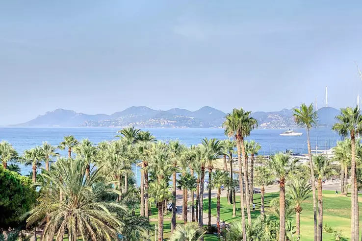 Квартира в Каннах, Франция, 96 м² - фото 1