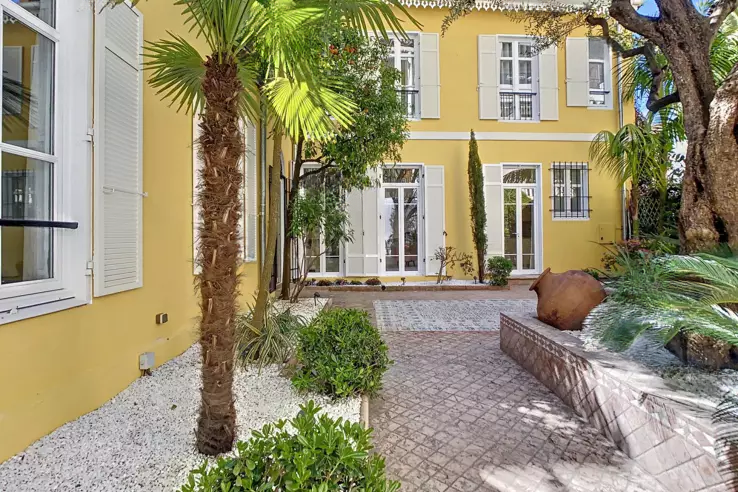 Квартира в Каннах, Франция, 131 м² - фото 1