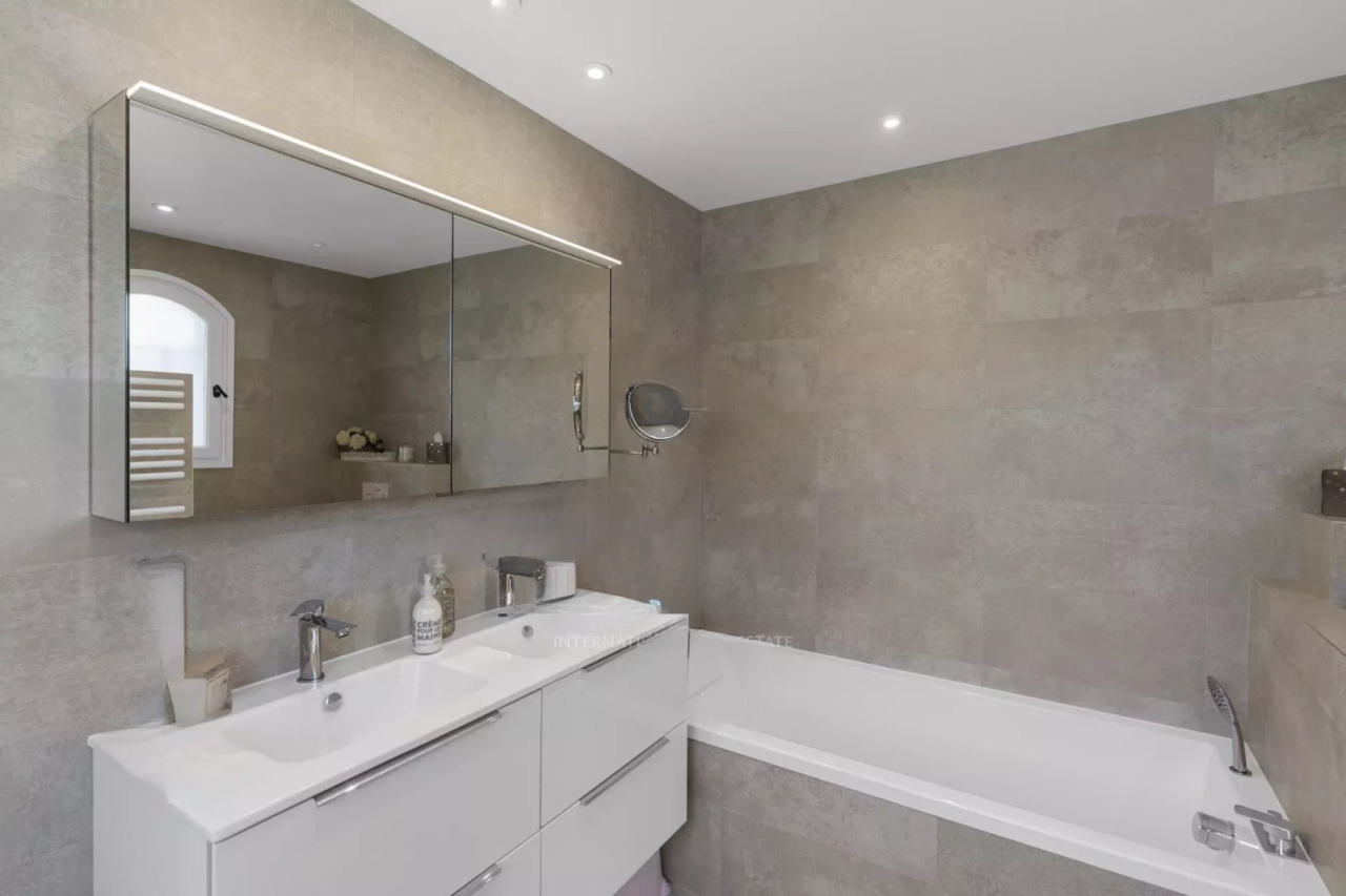 Квартира в Каннах, Франция, 235 м² - фото 9