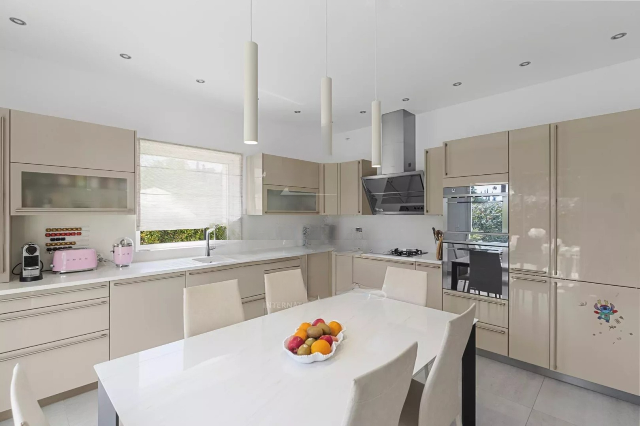 Квартира в Каннах, Франция, 235 м² - фото 10