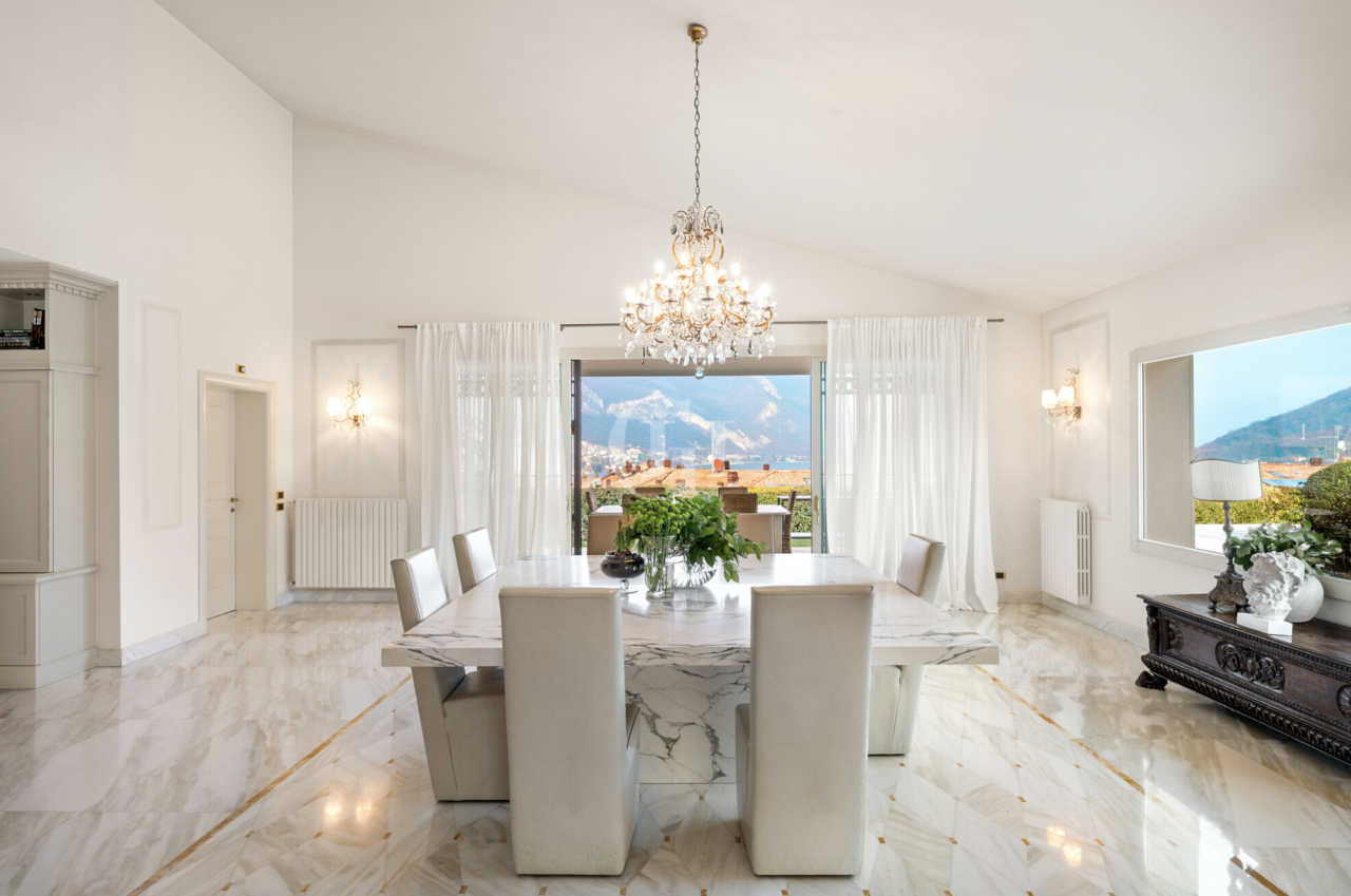 Вилла у озера Изео, Италия, 1 100 м² - фото 6