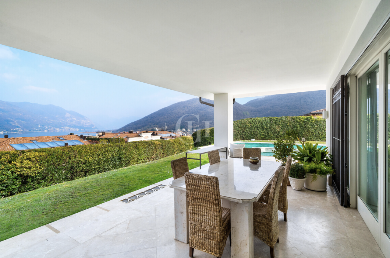 Вилла у озера Изео, Италия, 1 100 м² - фото 4