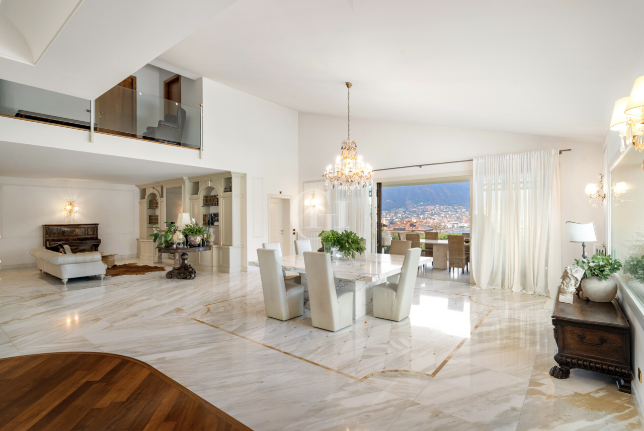 Вилла у озера Изео, Италия, 1 100 м² - фото 10