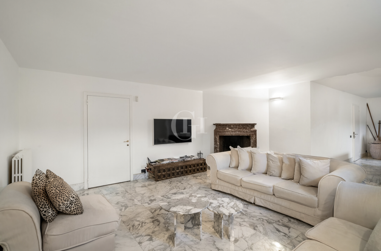 Вилла у озера Изео, Италия, 1 100 м² - фото 12