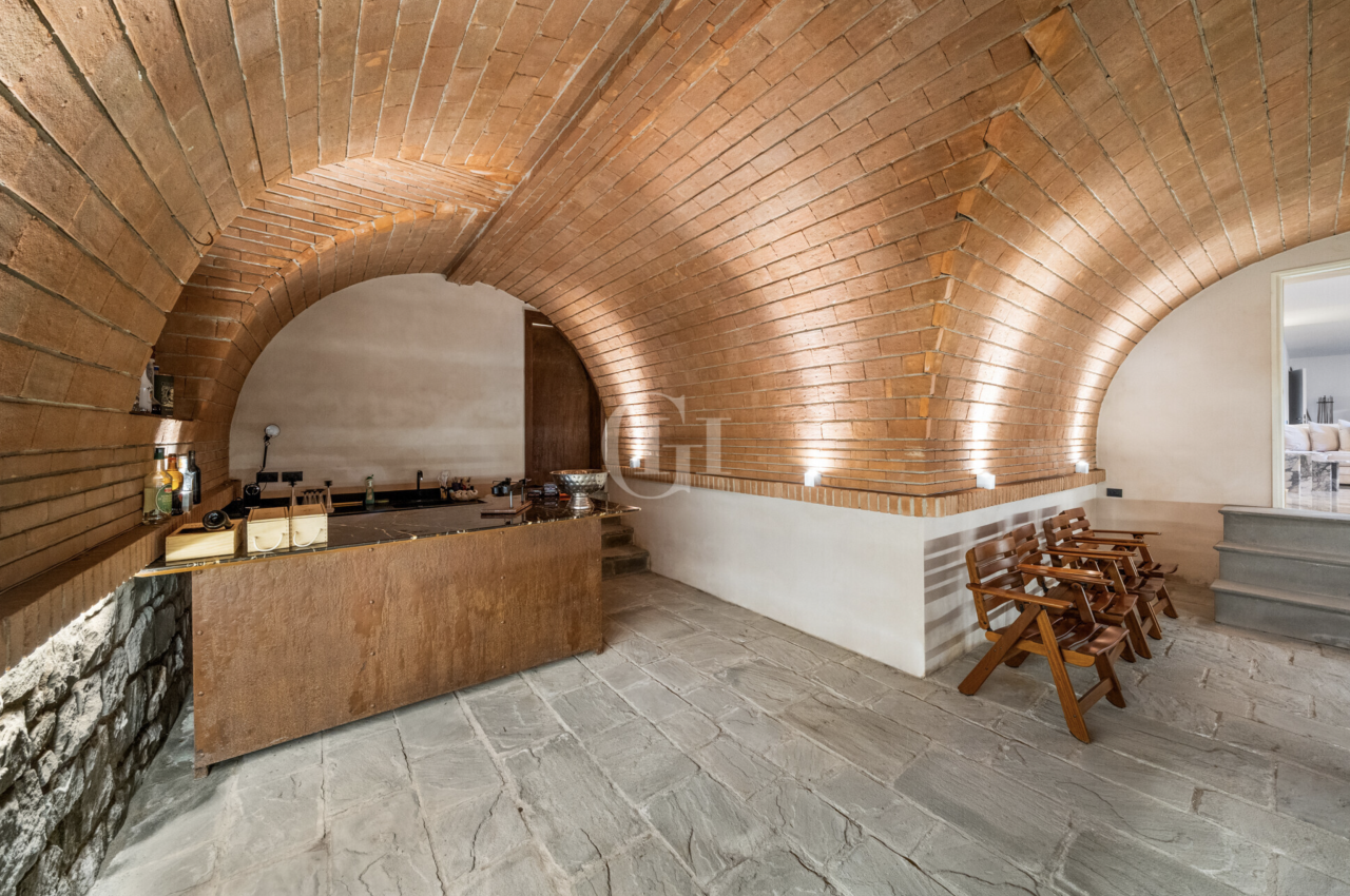 Вилла у озера Изео, Италия, 1 100 м² - фото 13