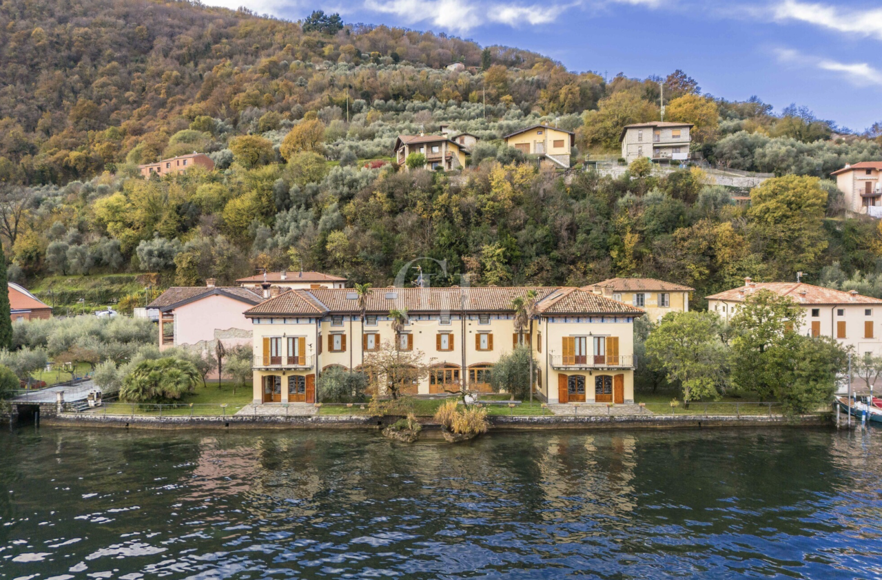 Поместье у озера Изео, Италия, 760 м² - фото 3
