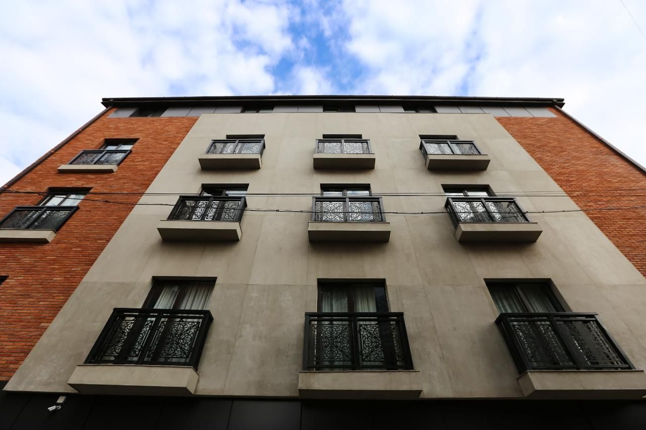 Отель, гостиница в Тбилиси, Грузия, 843 м² - фото 1