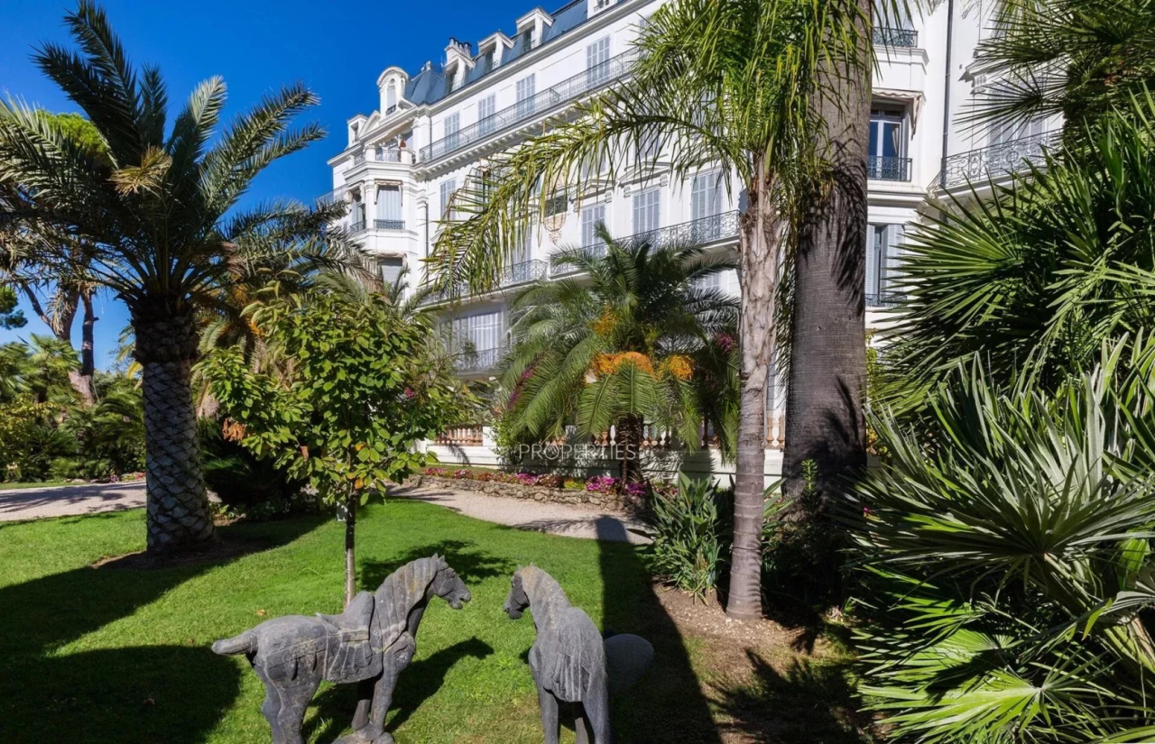 Квартира в Каннах, Франция, 196 м² - фото 1