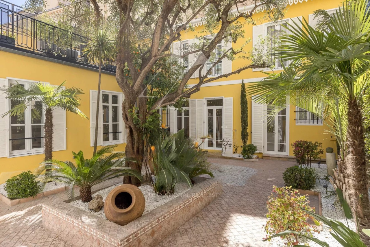 Квартира в Каннах, Франция, 131 м² - фото 1