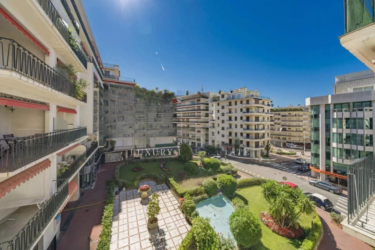 Квартира в Каннах, Франция, 111 м² - фото 1