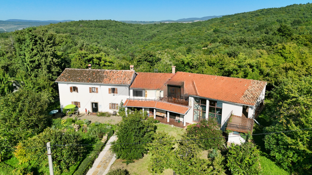 Дом в Копере, Словения, 417 м² - фото 1