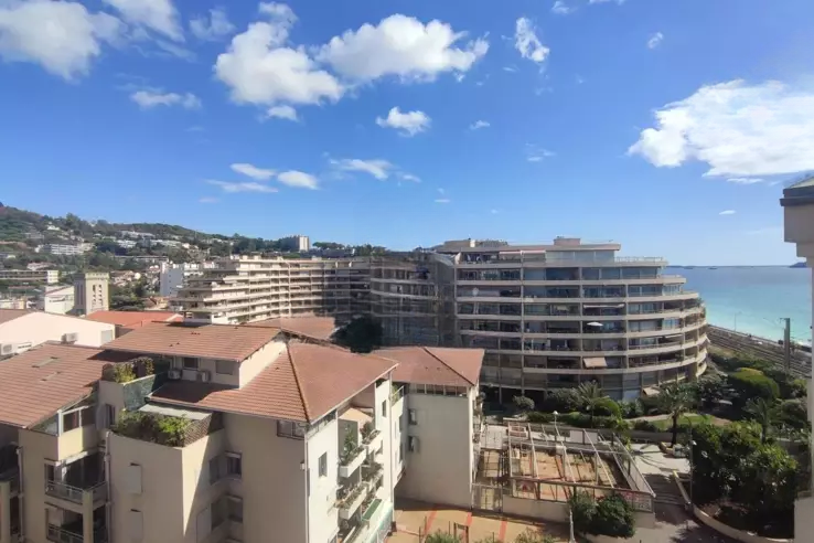 Квартира в Каннах, Франция, 28 м² - фото 1