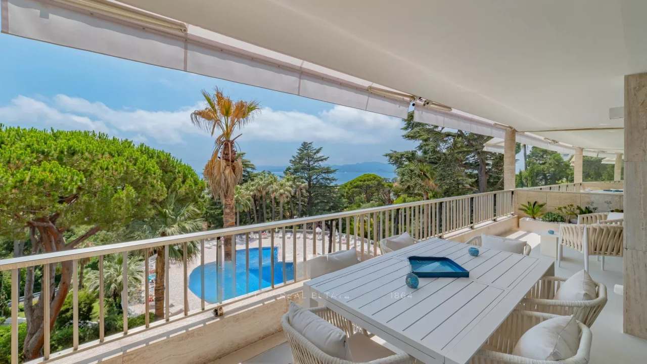 Квартира в Каннах, Франция, 122 м² - фото 1