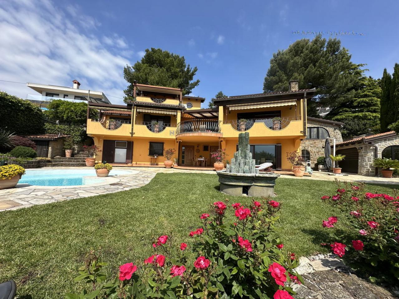 Дом в Портороже, Словения, 555 м² - фото 1