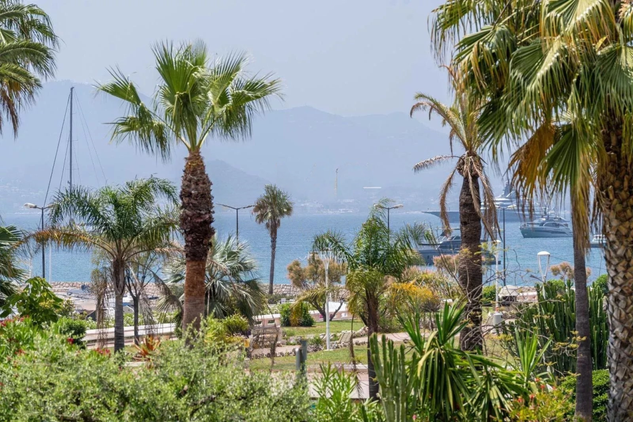 Квартира в Каннах, Франция, 75 м² - фото 1