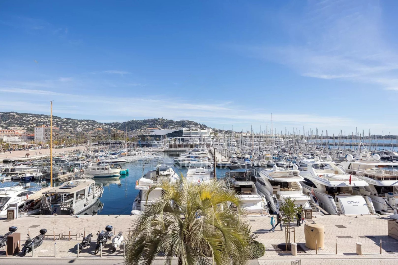 Квартира в Каннах, Франция, 55 м² - фото 1