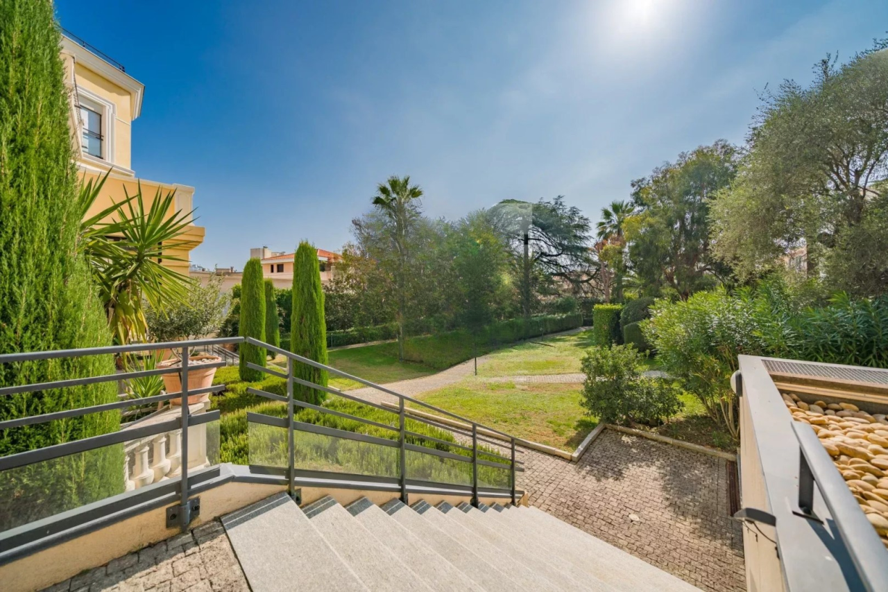 Квартира в Каннах, Франция, 77 м² - фото 1