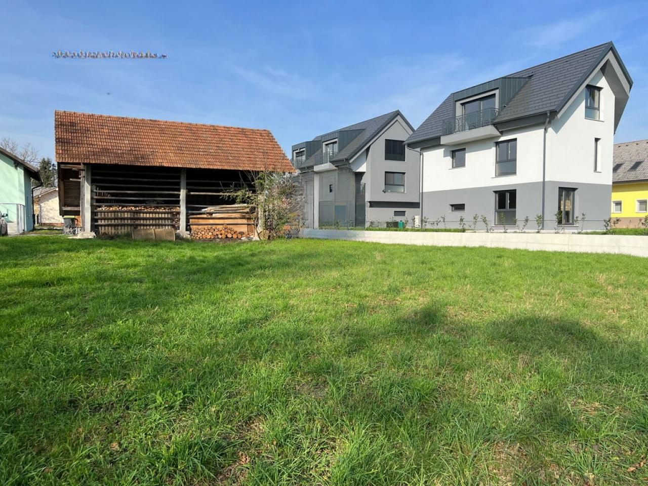 Земля в Любляне, Словения, 1 087 м² - фото 1