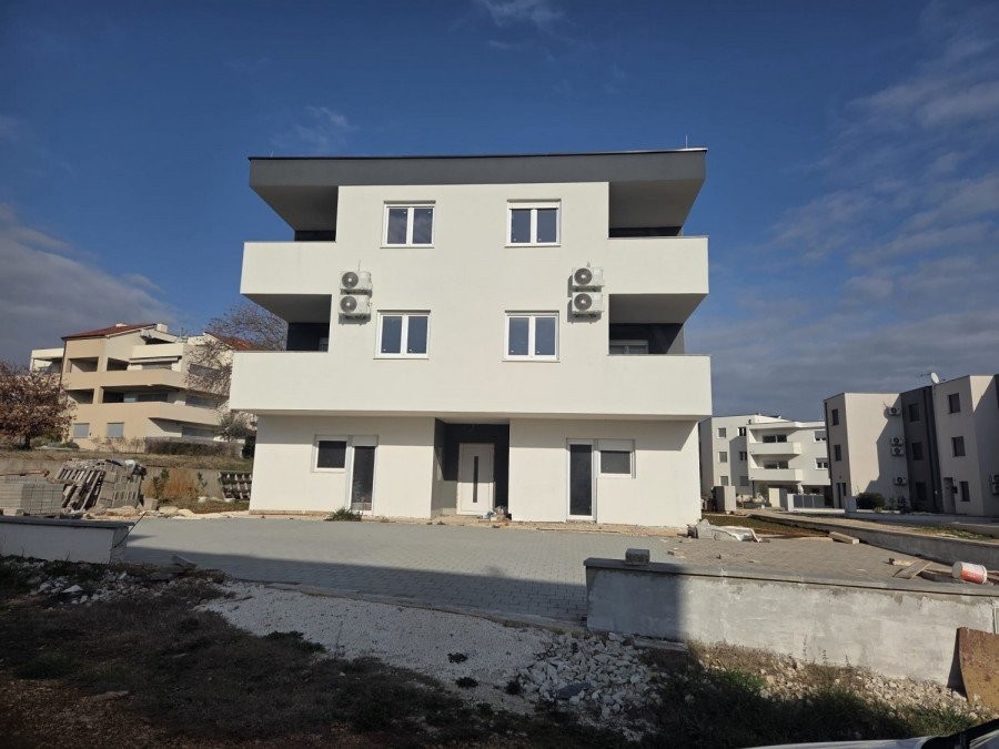 Дом в Медулине, Хорватия, 400 м² - фото 1