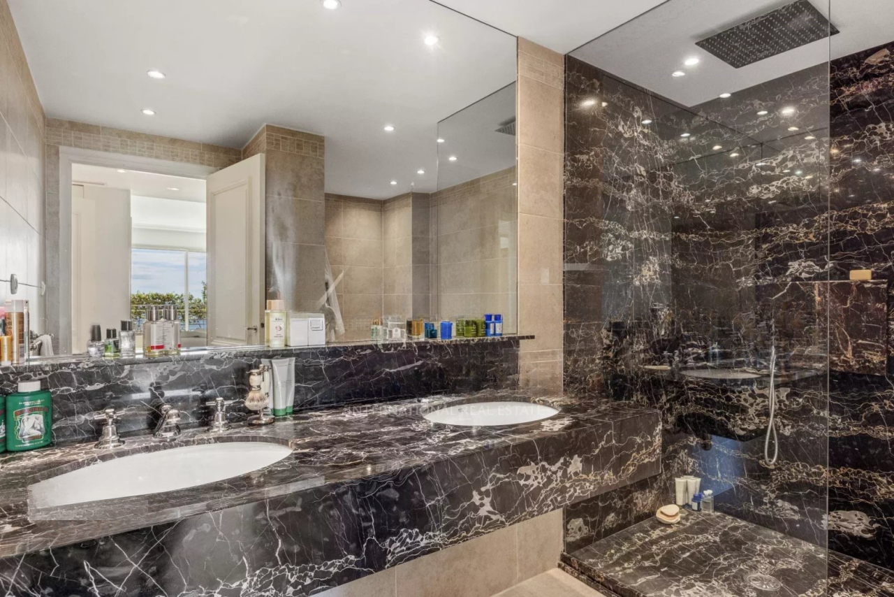 Квартира в Каннах, Франция, 165 м² - фото 17