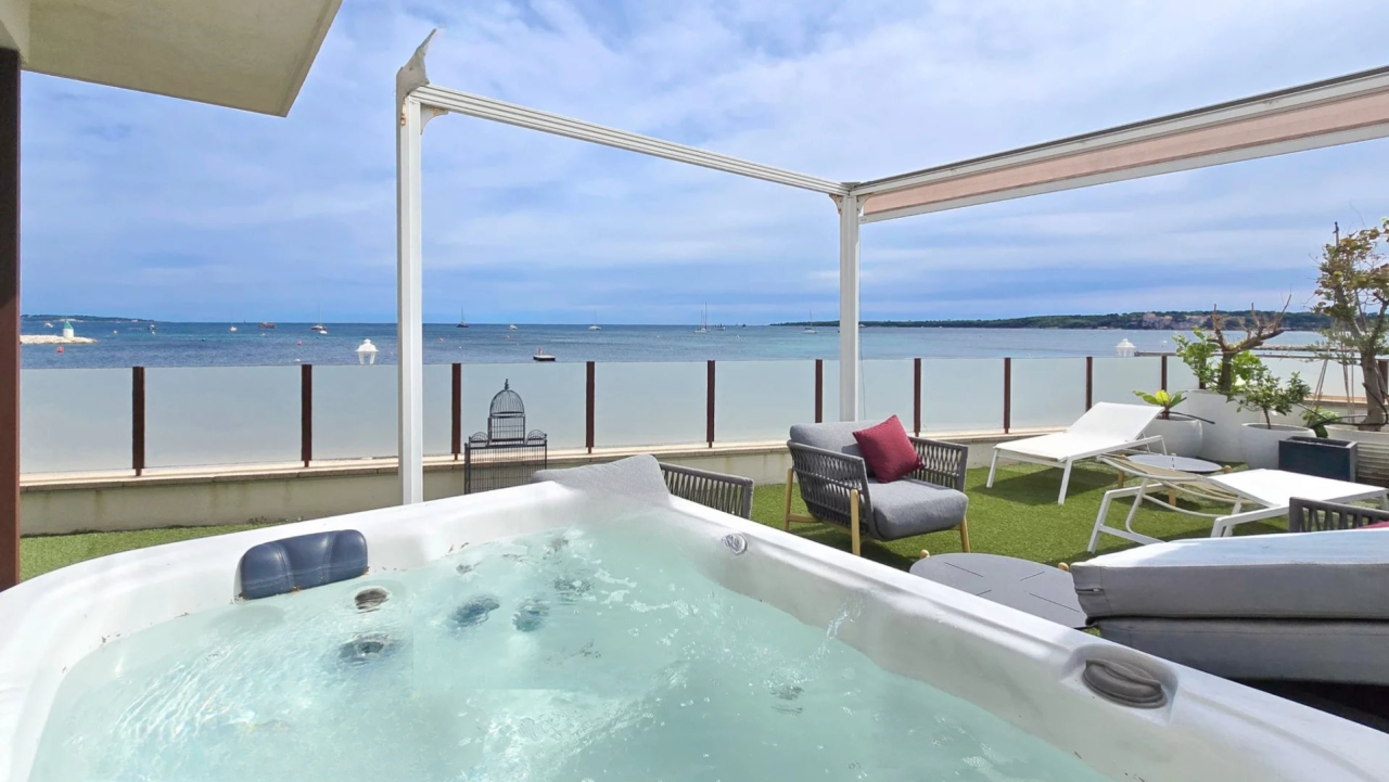 Квартира в Каннах, Франция, 166 м² - фото 1