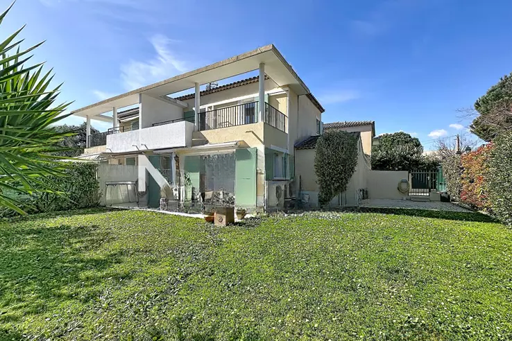 Квартира в Каннах, Франция, 80 м² - фото 1