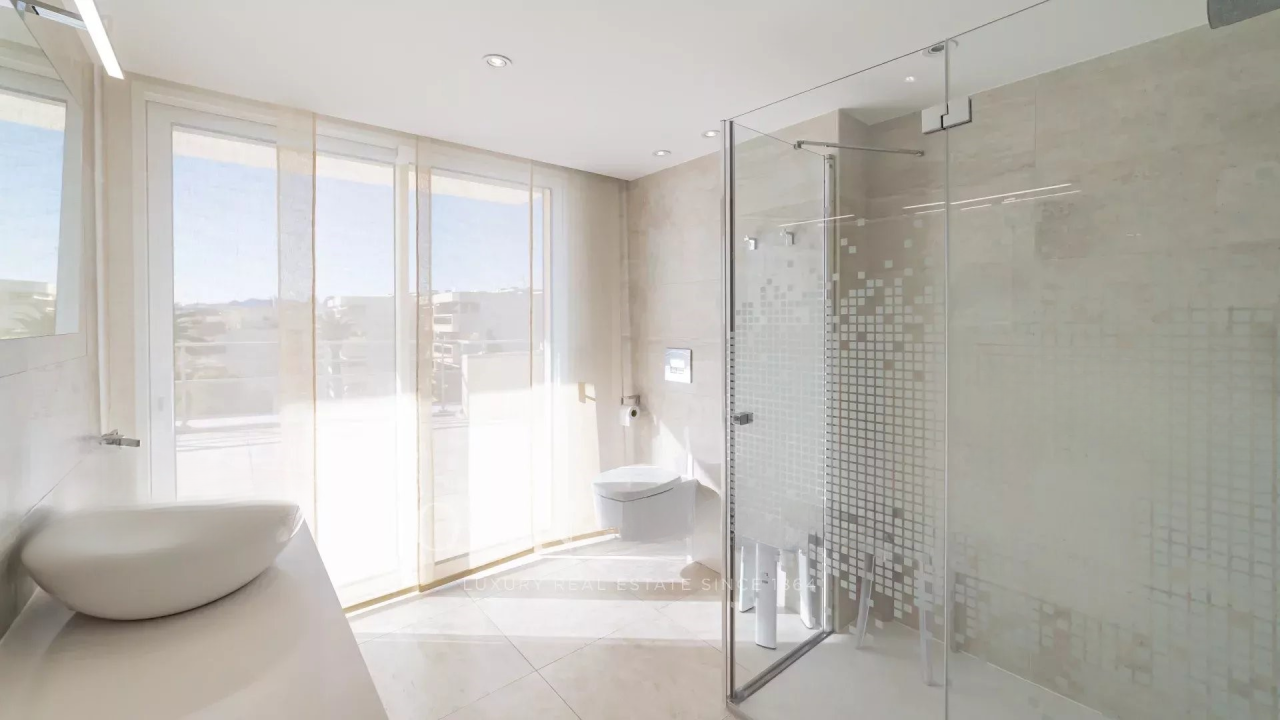 Квартира в Каннах, Франция, 144 м² - фото 12