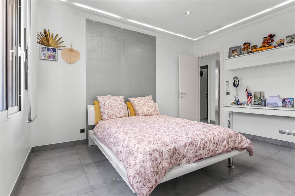 Квартира в Каннах, Франция, 200 м² - фото 15