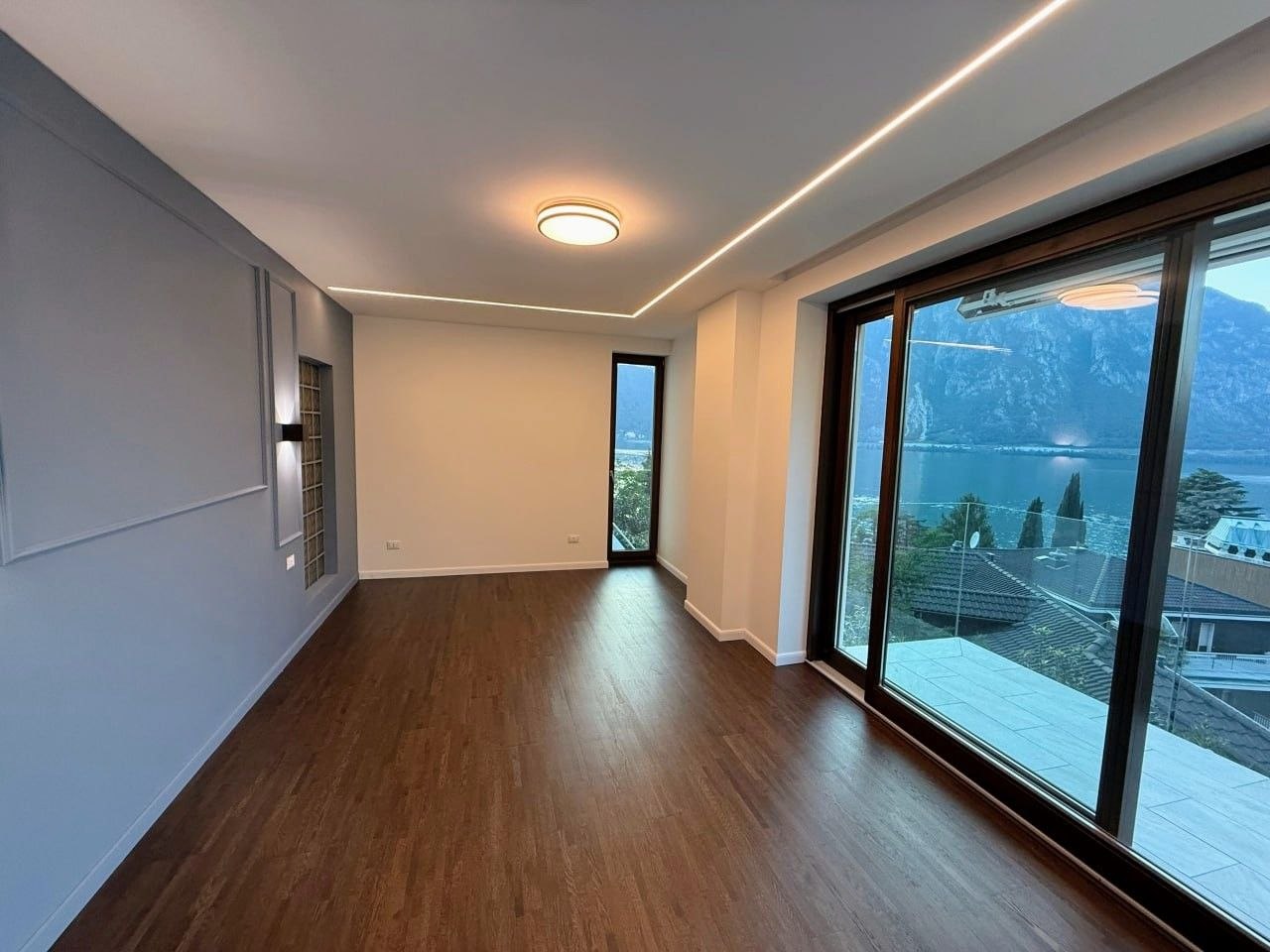 Вилла в Кампионе-д'Италия, Италия, 250 м² - фото 9