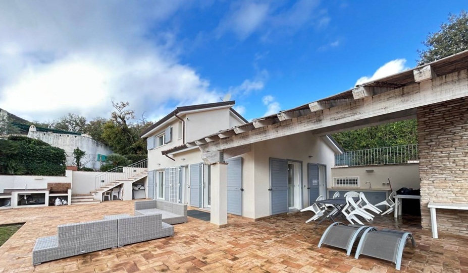 Вилла в Сан-Феличе-Чирчео, Италия, 200 м² - фото 14