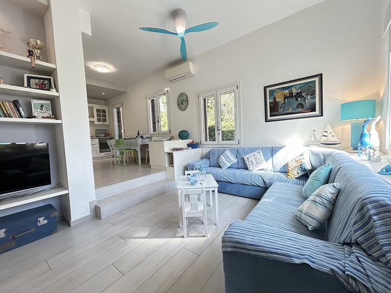 Вилла в Сан-Феличе-Чирчео, Италия, 130 м² - фото 2