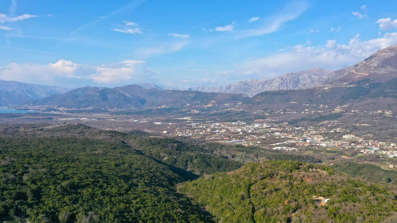 Земля в Ластве, Черногория, 16 683 м² - фото 3