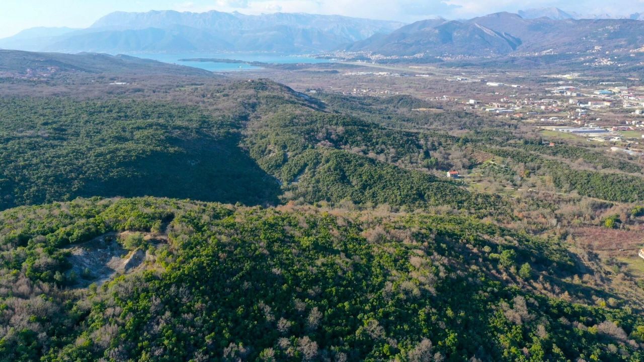 Земля в Ластве, Черногория, 16 683 м² - фото 4