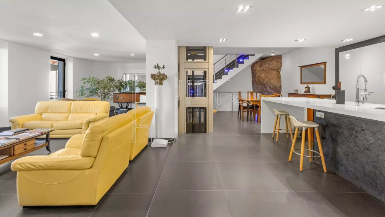 Квартира в Каннах, Франция, 190 м² - фото 1