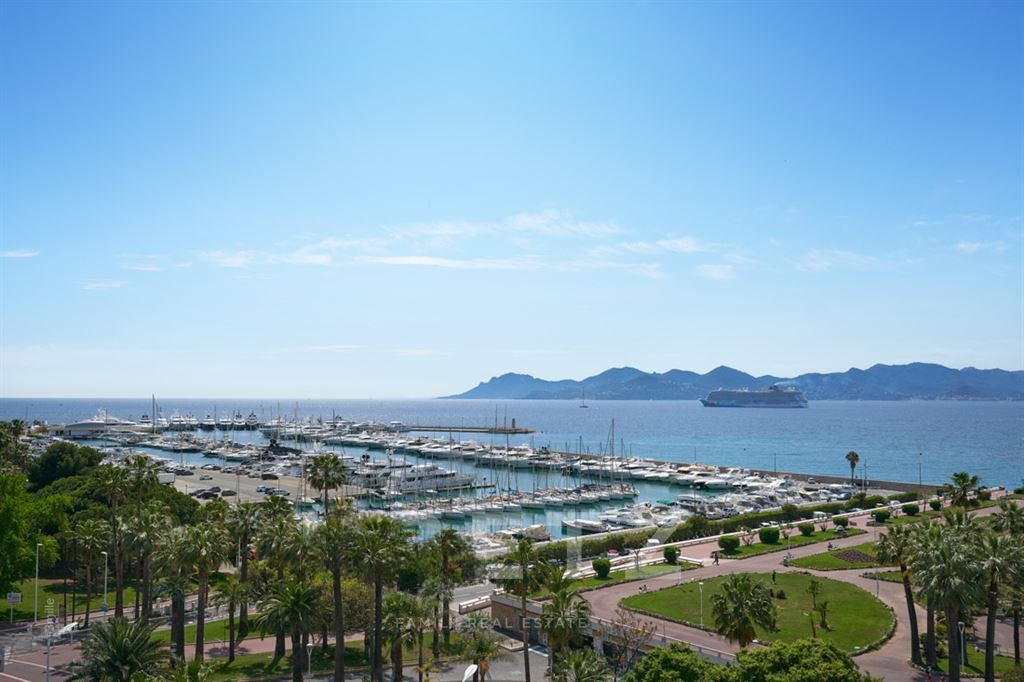 Квартира в Каннах, Франция, 110 м² - фото 1