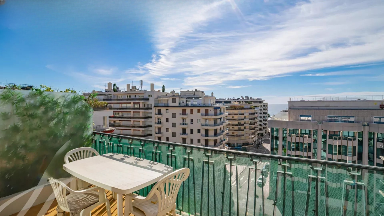 Квартира в Каннах, Франция, 77 м² - фото 1