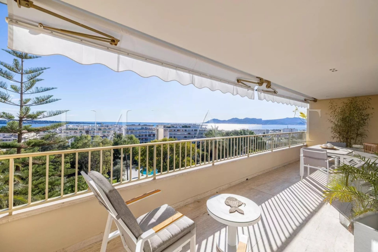 Квартира в Каннах, Франция, 104 м² - фото 1