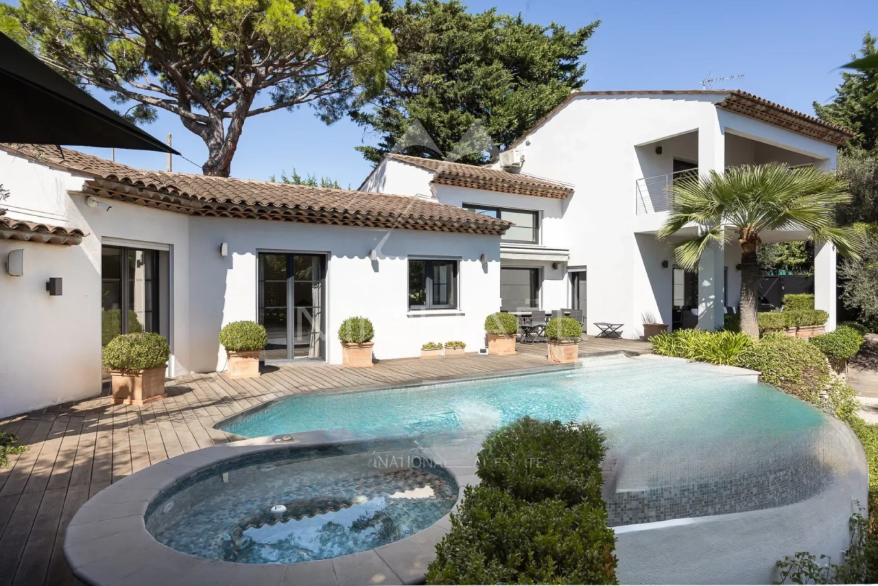 Квартира в Каннах, Франция, 280 м² - фото 1