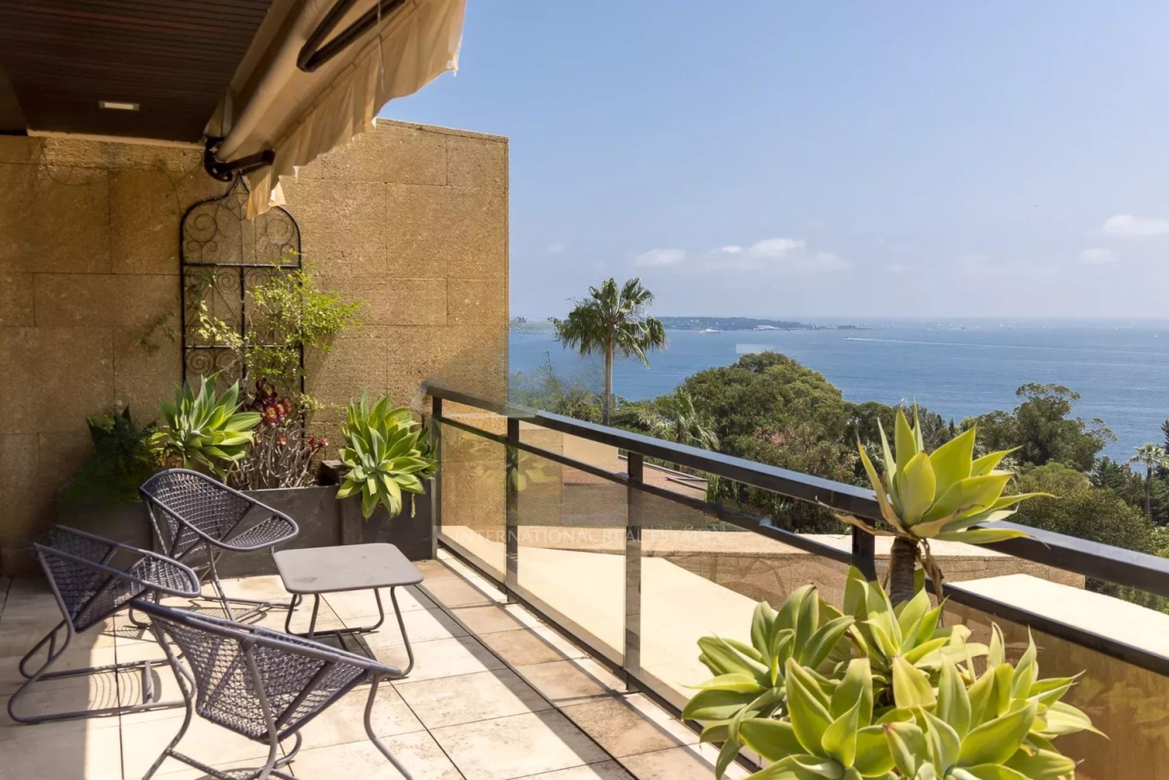 Квартира в Каннах, Франция, 220 м² - фото 1