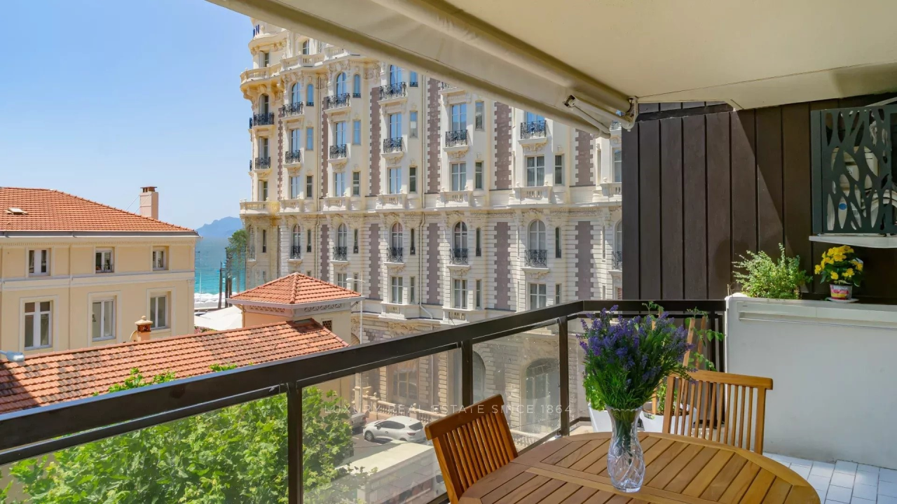 Квартира в Каннах, Франция, 58 м² - фото 1