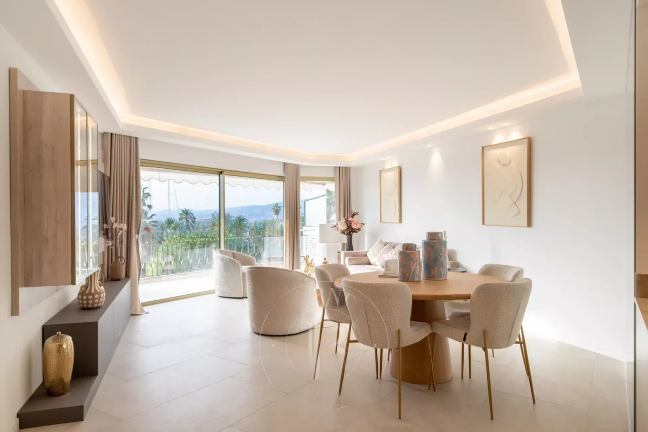 Квартира в Каннах, Франция, 95 м² - фото 1