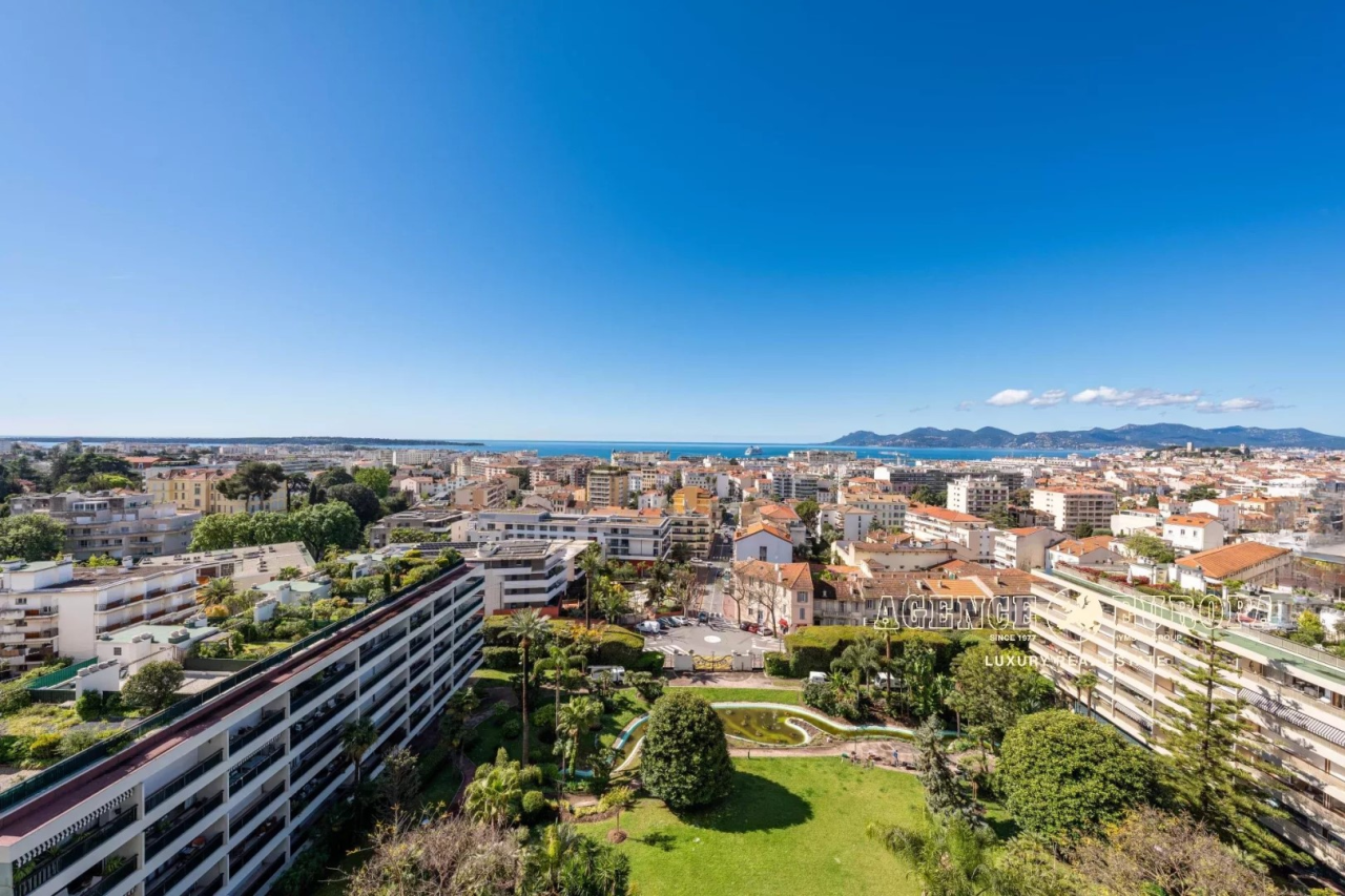 Квартира в Каннах, Франция, 107 м² - фото 1