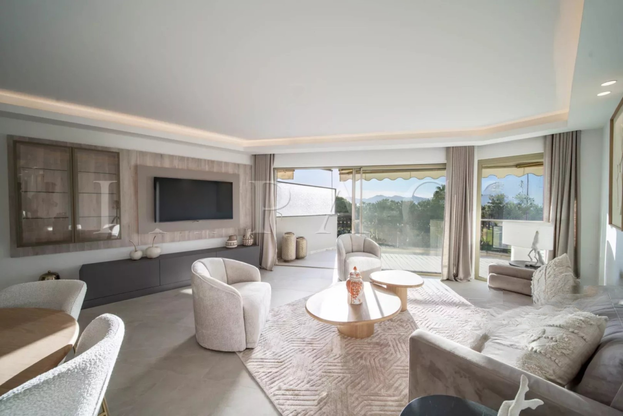 Квартира в Каннах, Франция, 95 м² - фото 2